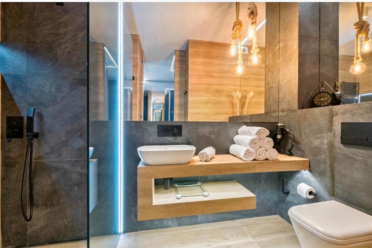 Riverview Waterline & Pool Huoneisto *